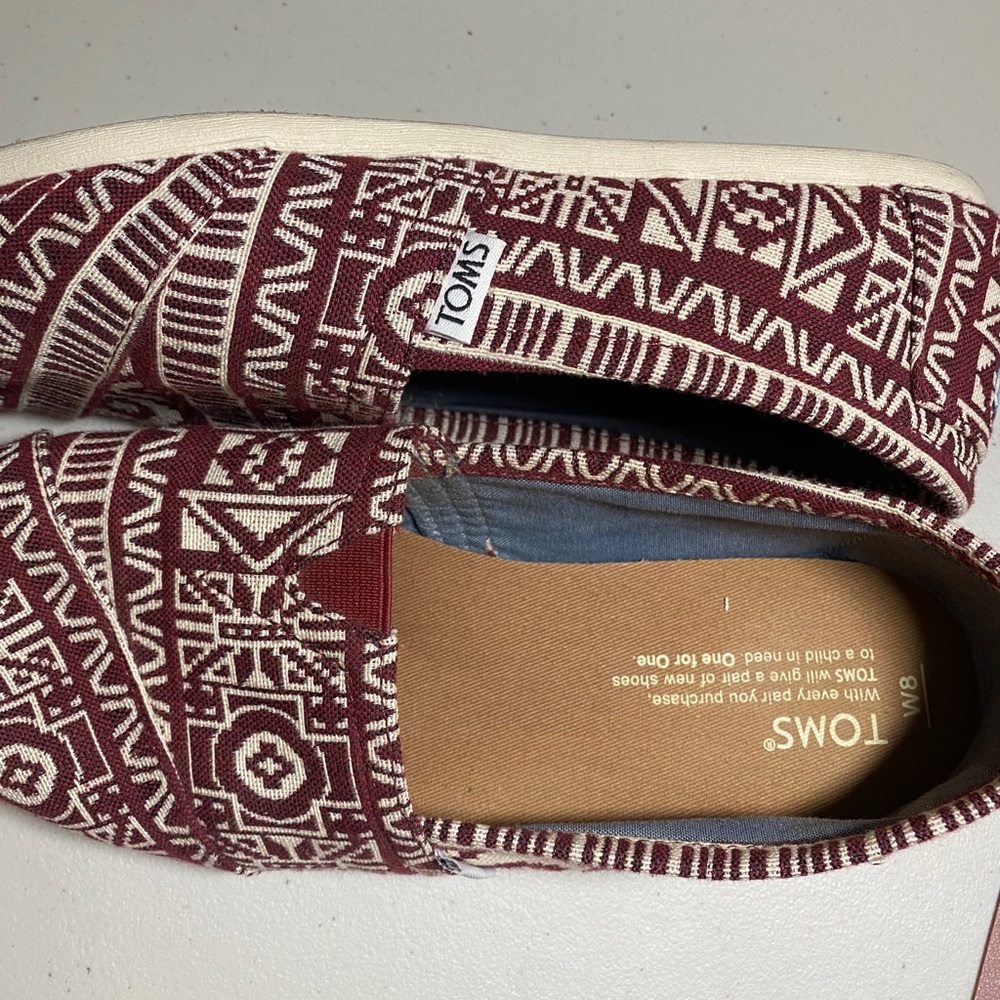 ❗️Final Sale❗️Toms classic women’s slip-on size 8